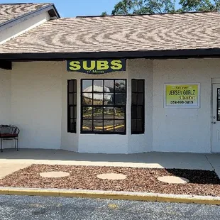 Old school styled sub shop! In and out!
We have candy bars, snacks n chips and soft drinks in here!