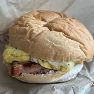 a bacon and egg sandwich