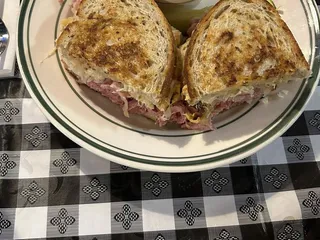 Kayrouz Delicatessen