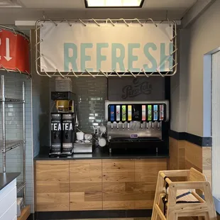 Refresh station