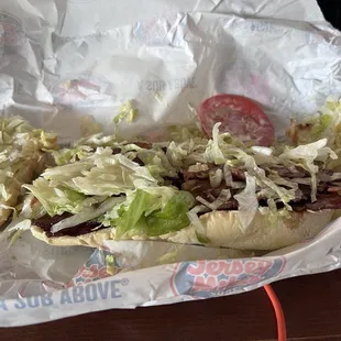 The 1 tomato slice from the previous pic, and you would think there should be 2.  Nope.