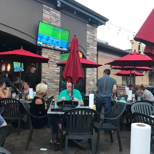 This place is great. Outdoor patio is so comfortable and fun. Food, service, and drinks are amazing.