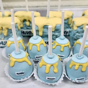 Vintage Pooh honey jar cakepops