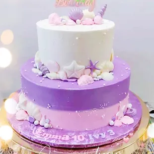 Girly sea shells cake