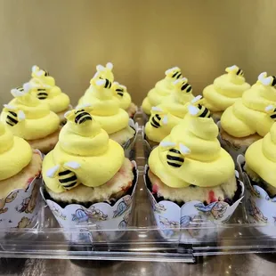 Vintage busy bee  funfeti cupcakes