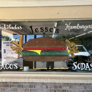 That kinda looks like the great burger I had at Jesse's Drive-In!