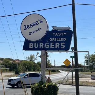 Street sign for Jesse's Drive-In.