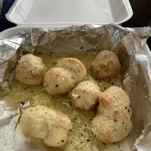 1/2 order of garlic knots