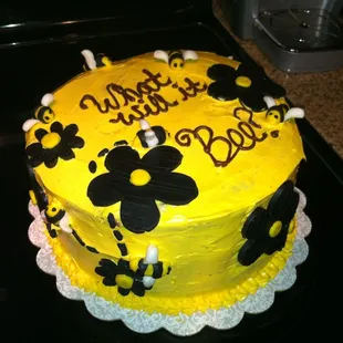 custom gender reveal cake
custom cake bakery