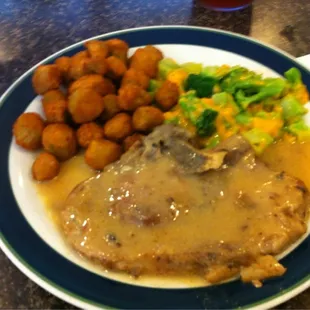 Smothered pork chops