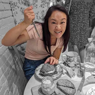 Anqi L.