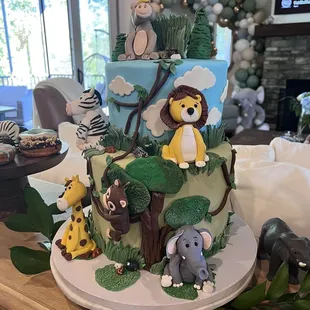 Jungle themed cake