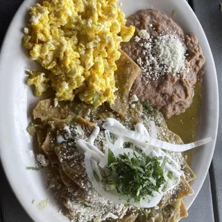 Chilaquiles con Huevos