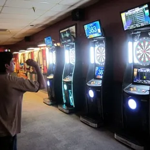 Great digital darts with network play.