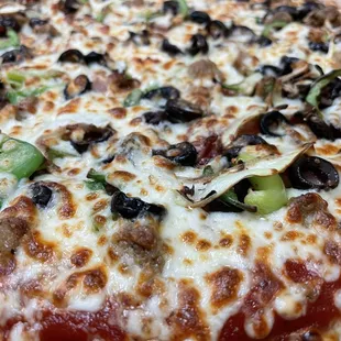 a close up of a pizza