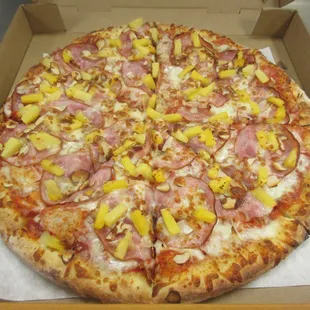 Fun Fact: Hawaiian pizza was invented in Canada In 1962 by Sam Panopoulos