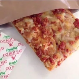 The U.S. Military Lab invented a ready-to-eat pizza - MRE #37 Pizza!