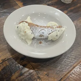 The best Cannoli around!