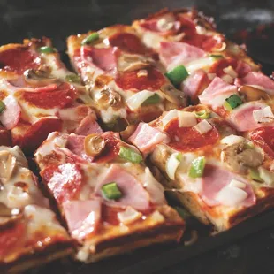 a close up of a pizza
