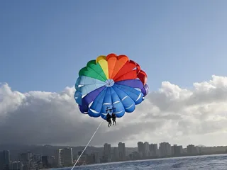 Hawaiian Parasail