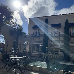 Jett&apos;s Grill entrance in the courtyard