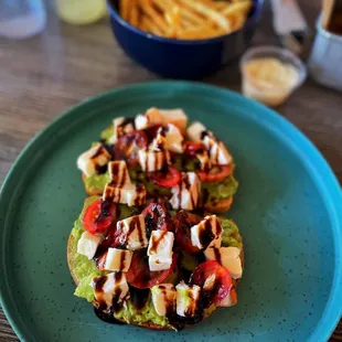 Caprese avo toast