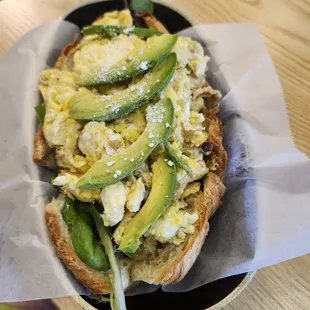 Big egg and &amp; avocado croissant