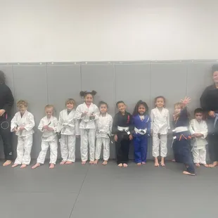 Tots Class 3-6 y W-5:00pm Sat-8:00am