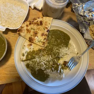 Palak paneer, garlic naan and their Jhapali chai tea