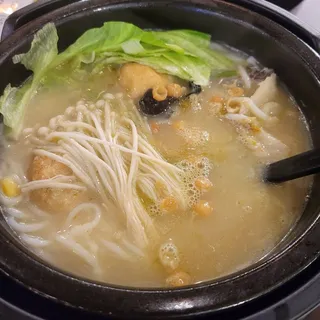 R15. Sauerkraut Soup Fish Slices Rice Noodles (P) R15. (P)