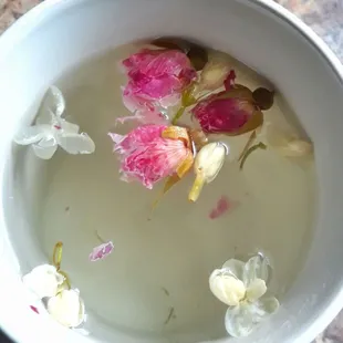 I bought authentic loose rose petals and jasmine petals to make tea!!! I couldn&apos;t find them anywhere but I finally found them at Jia Ho