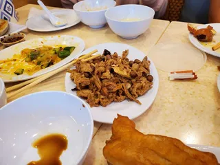 Famous Food Restaurant