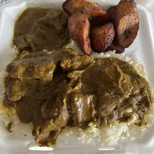 Curry Goat with white rice and plantains