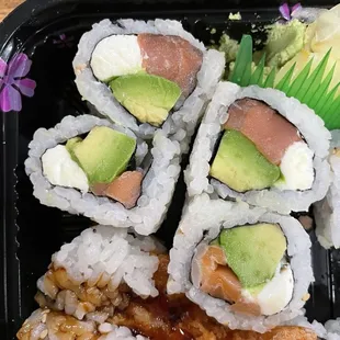 Totally different amounts of fish per roll