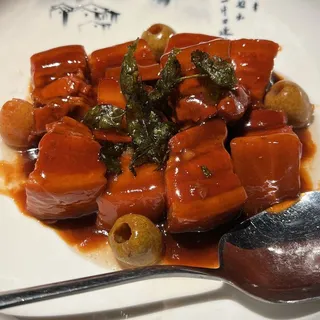 Braised Pork Belly in Black Tea Sauce