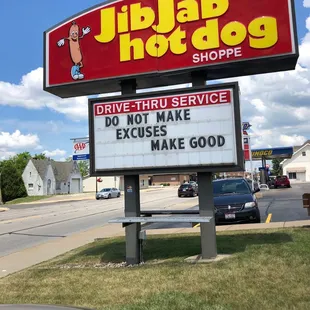 the sign for the restaurant
