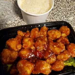 Omg!! This is the best General Tso's Chicken that I've ever had.  The sweetness balances the spiciness  perfectly