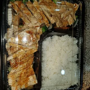 Decided to try the teriyaki chicken this time.  The chicken was moist and flavorful.