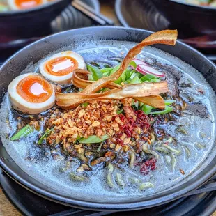 IG: @sherryeatworld Black garlic