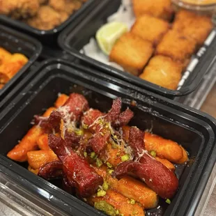 Spicy Rice Cakes w octopus sausage