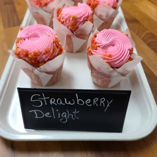 strawberry delight delight cones