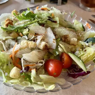 Salad with oil and balsamic vinegar