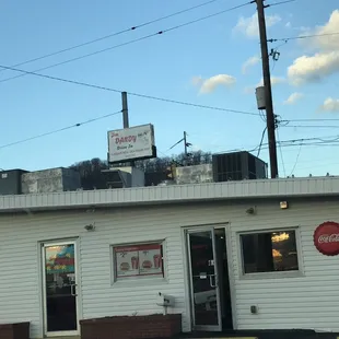 It doesn't look like much but it sure does deliver some tasty food.