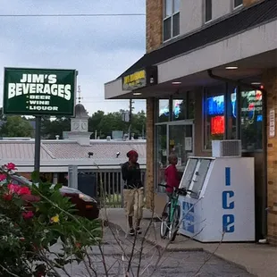 the outside of a restaurant