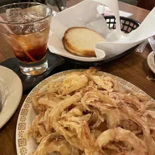 Small onion rings &amp; free basket of bread