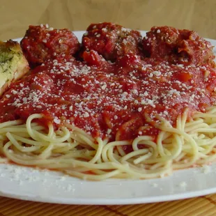 Spaghetti with home-made meatballs
