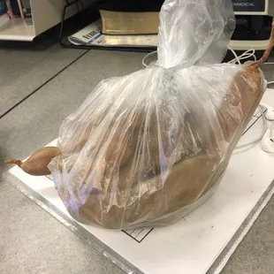 Gonna make a face scrub/mask with this fresh tamarindo. Google that shit. You're welcome.