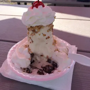 Hot fudge brownie supreme