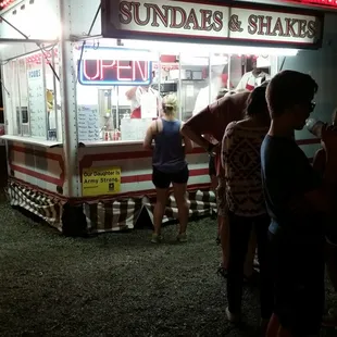 a food truck at night