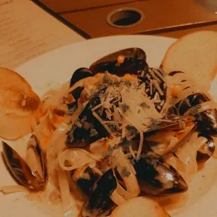 pasta dish, pasta, food